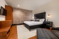 3BR Charming Stay Walk to French Quarter | The Mayfair - 5 stelle