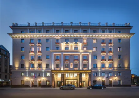 Grand Hotel Kempinski Riga Отели рядом с достопримечательностью «Brīvības Piemineklis»