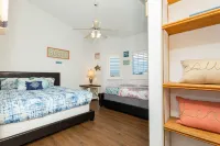 "Lake Lounge" w/Pool & Spa 5 mins from Lake Mohave