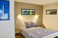 SEAFRONT, Magnificent 180° Sea View, high Standard, Garden and Private Parking Hotel a 