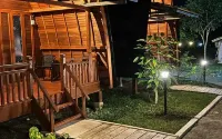 Dekamil Cottage Villa Kebun Hotels in Sungailiat