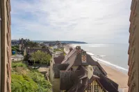 The Benervilloise Villa With its Feet in the Water Hotels in Blonville-sur-Mer