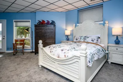 Hot Tub, Gourmet Kitchen and Dock - Luxurious Panoramic Retreat Hotels in der Nähe von Mayflowers Nursery & Garden