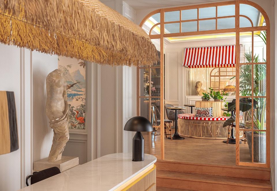 호텔 젤리 조식 공간