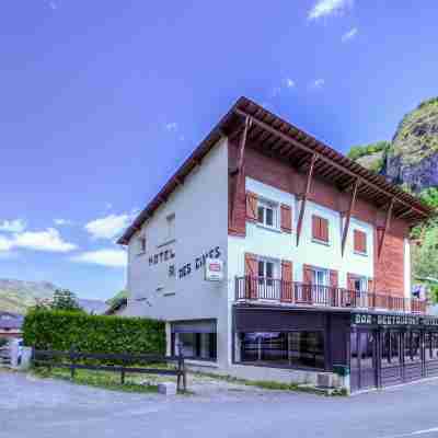 Les Cimes Hotel Exterior