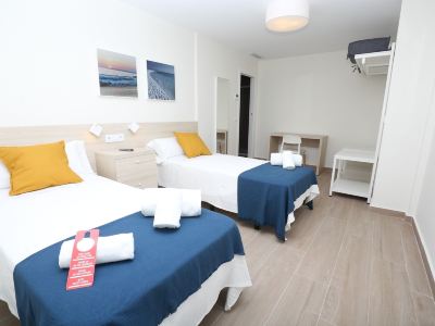 Hostal Palmones