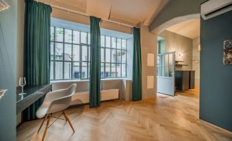 Easy Flat City Living