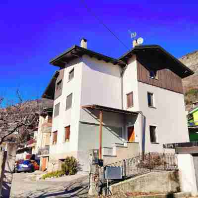 Quiet Two-room Apartment With Parking Space - Casa Montan Hotel Exterior