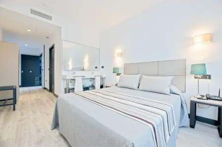 Hotel Iberum Отели рядом с достопримечательностью «Glorieta yuncos»