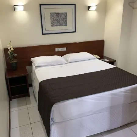 Cheverny Apart Hotel Отели рядом с достопримечательностью «Торговый центр Boulevard Shopping»