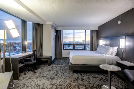 DoubleTree by Hilton Calgary North Отели рядом с достопримечательностью «Университет Летбридж Калгари Кампус»