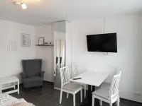 Ferienhaus am Binnenhafen Hotels in Emden