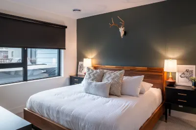 Hemlock Hangout by Revelstoke Vacations