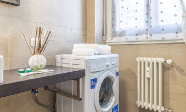 Madamart - 301 Autodromof1 Centro