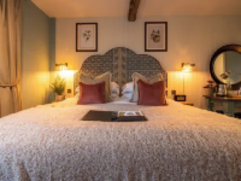 The Old House Inn Hotels in Copthorne