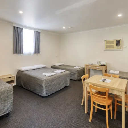 Coachman Hotel Motel