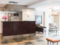 Canterra Suites Hotel Отели рядом с достопримечательностью «Арена «Роджерс Плэйс»»
