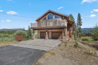 Mule Meadows Classy, Split Level South Tahoe Home!