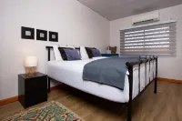 Oheneba Tema - Luxury Hot -Tub Retreat with Wi-Fi Hotels in Tema