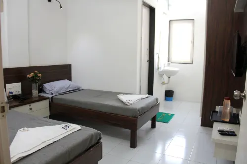 Choice Guest House Pune Hotels in Khadewadi