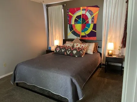 Ashley’s Relaxing Private Hideaway - Recharge! Reconnect!  @ I-5 Exit 670