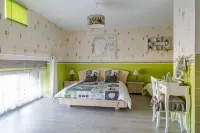 Au Caprice de l'Atre Hotels in Tonnoy