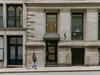 The Alexander Hotel - Old Montreal Hotels near Quebecor