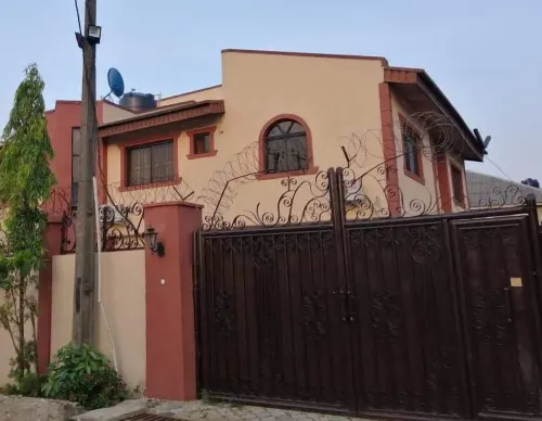 House One Hotels in Odogunyan