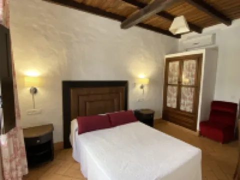 Apartamentos Turísticos - Hostal Los Alisos Hoteles en Cáceres