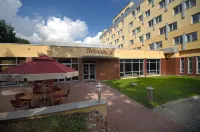 Qubus Hotel Głogów Отели в г. 