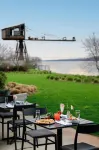 Hutton Brickyards Riverfront Hotel & Venue - parking