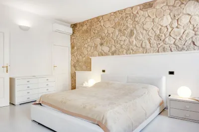 Sarzana White Apartment Nel Centro Storico Hotels near Roman Gate