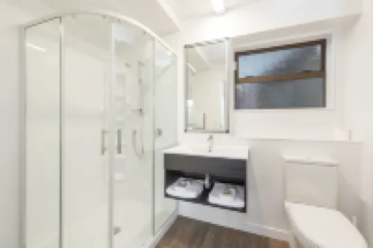 Queen Street Studios Hotels in Richmond