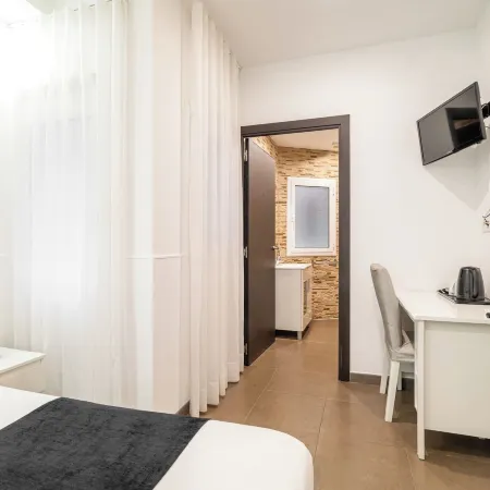 Laramond Barcelona Rooms Отели рядом с достопримечательностью «Ноу-Баррис»