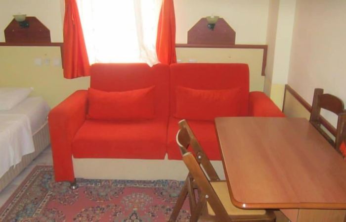 Red Rose Hotel