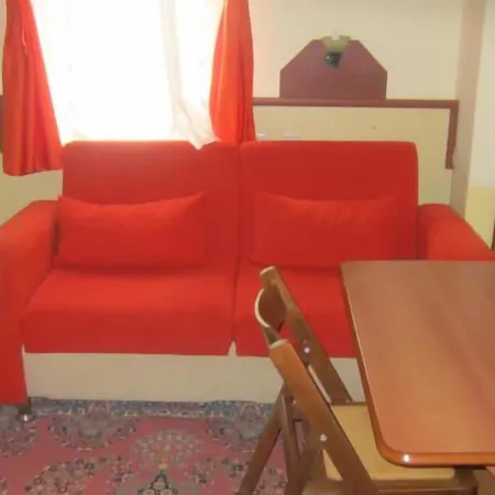 Red Rose Hotel