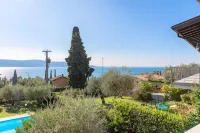 Le Olive 8-4 Apartment by Wonderful Italy