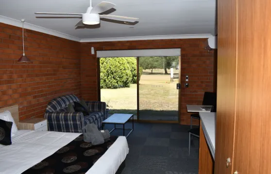 伯利根汽車旅館