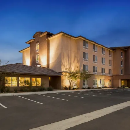 Holiday Inn & Suites BARSTOW by IHG