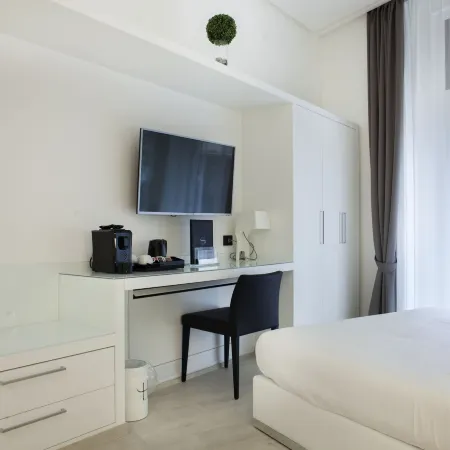 LHP Suite Napoli Parco Margherita Отели рядом с достопримечательностью «Борги ди Посиллипо»