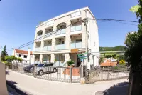 Mila & Aleksandr Apartments