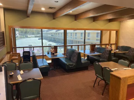 Super 8 by Wyndham Fort Scott