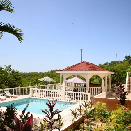 Retreat Guesthouse Luxury Suites