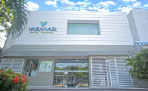 瓦拉納西機場精品酒店 酒店