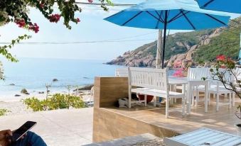 Blue Anchor Lodge & Cafe-Binh Ba Island