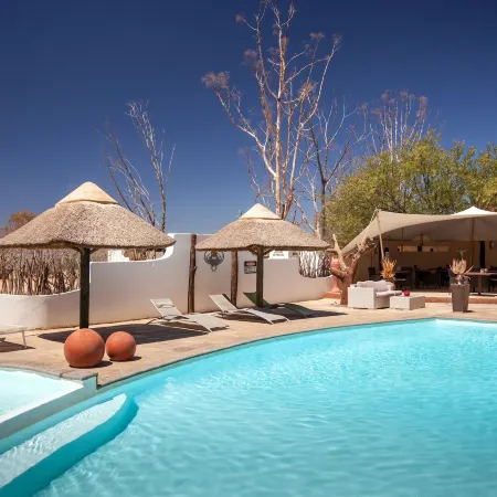 Inverdoorn Game Reserve Lodge