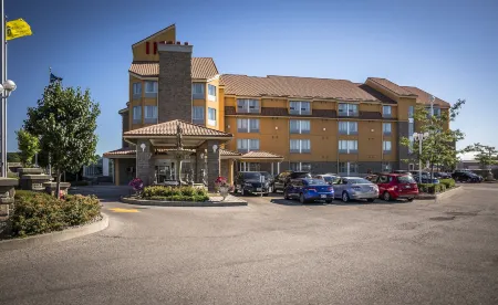 Monte Carlo Inn Barrie - Newly Renovated