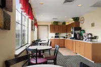 Howard Johnson by Wyndham Grand Prairie Near Lone Star Park