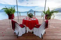 Hotel y Centro de Convenciones Jardines del Lago Hotels in Solola