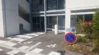 Kyriad Direct Poitiers  - Gare du Futuroscope - parking